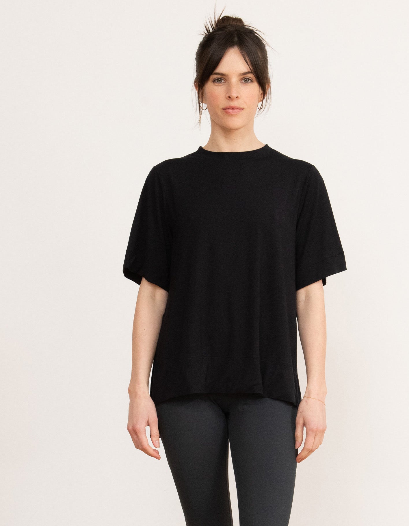 essentialist-t-shirt-black